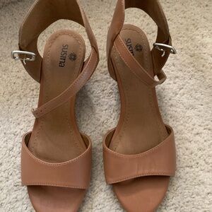 Susina Tan Women's Sandals